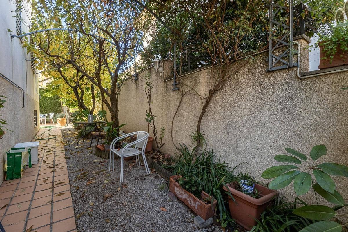 Casa de 6 habitaciones en Armilla en venta con garaje - 429.000 € (Ref: 9516081)