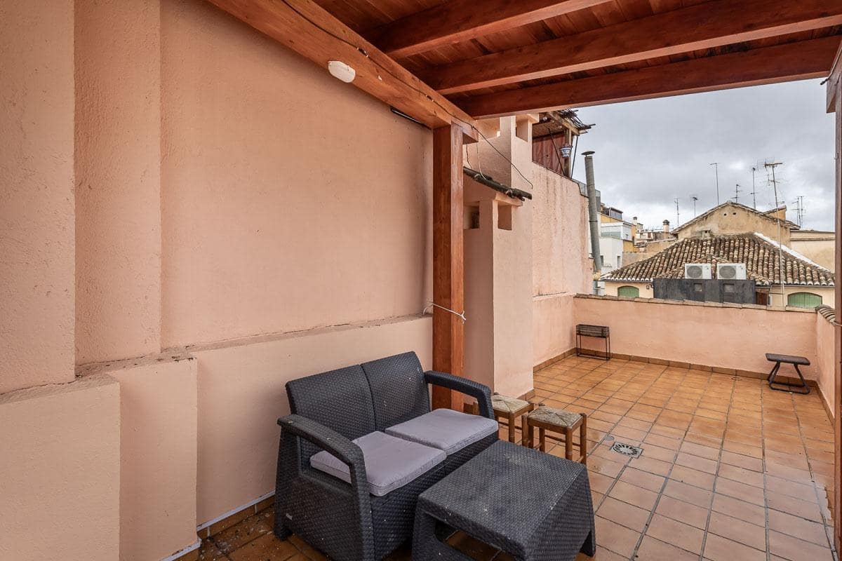 3 bedroom Flat for rent in Granada city - € 1,500 (Ref: 9543557)