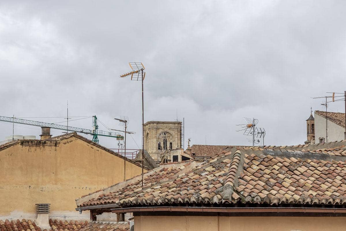 3 bedroom Flat for rent in Granada city - € 1,500 (Ref: 9543557)