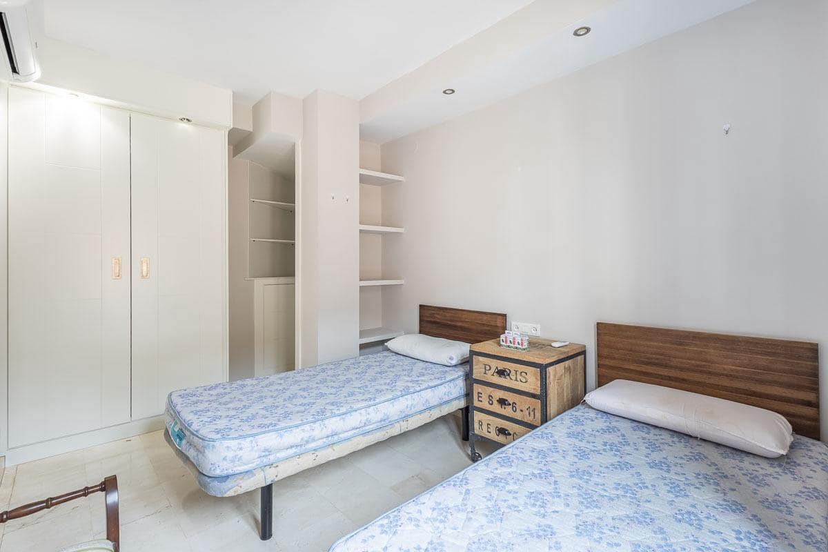 3 bedroom Flat for rent in Granada city - € 1,500 (Ref: 9543557)