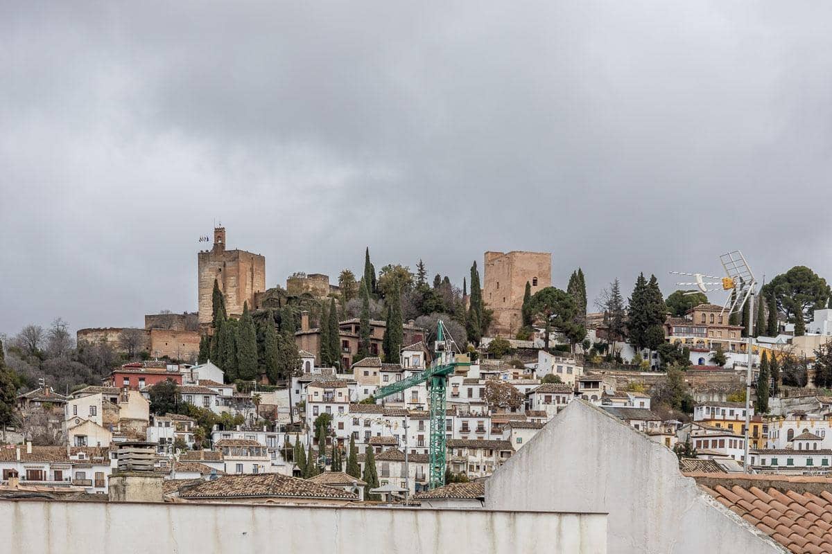 3 bedroom Flat for rent in Granada city - € 1,500 (Ref: 9543557)