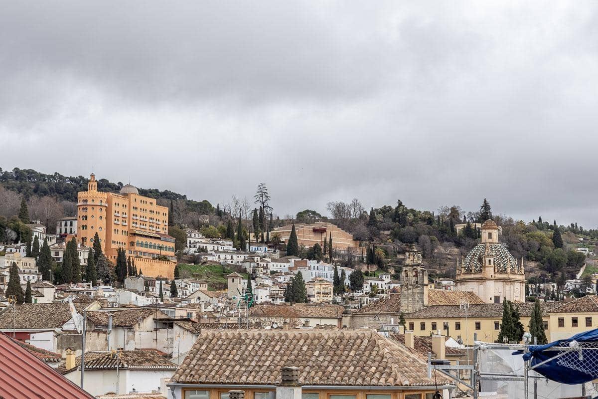 3 bedroom Flat for rent in Granada city - € 1,500 (Ref: 9543557)