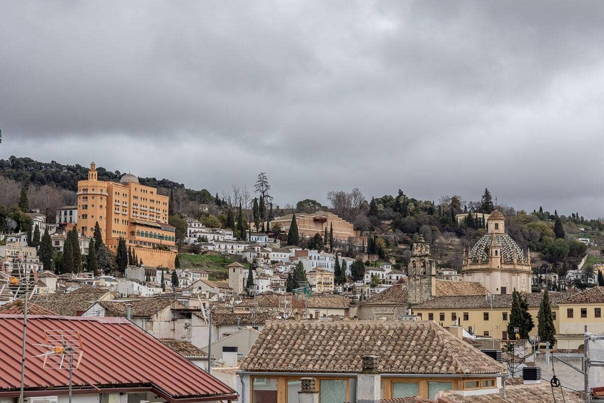 3 bedroom Flat for rent in Granada city - € 1,500 (Ref: 9543557)