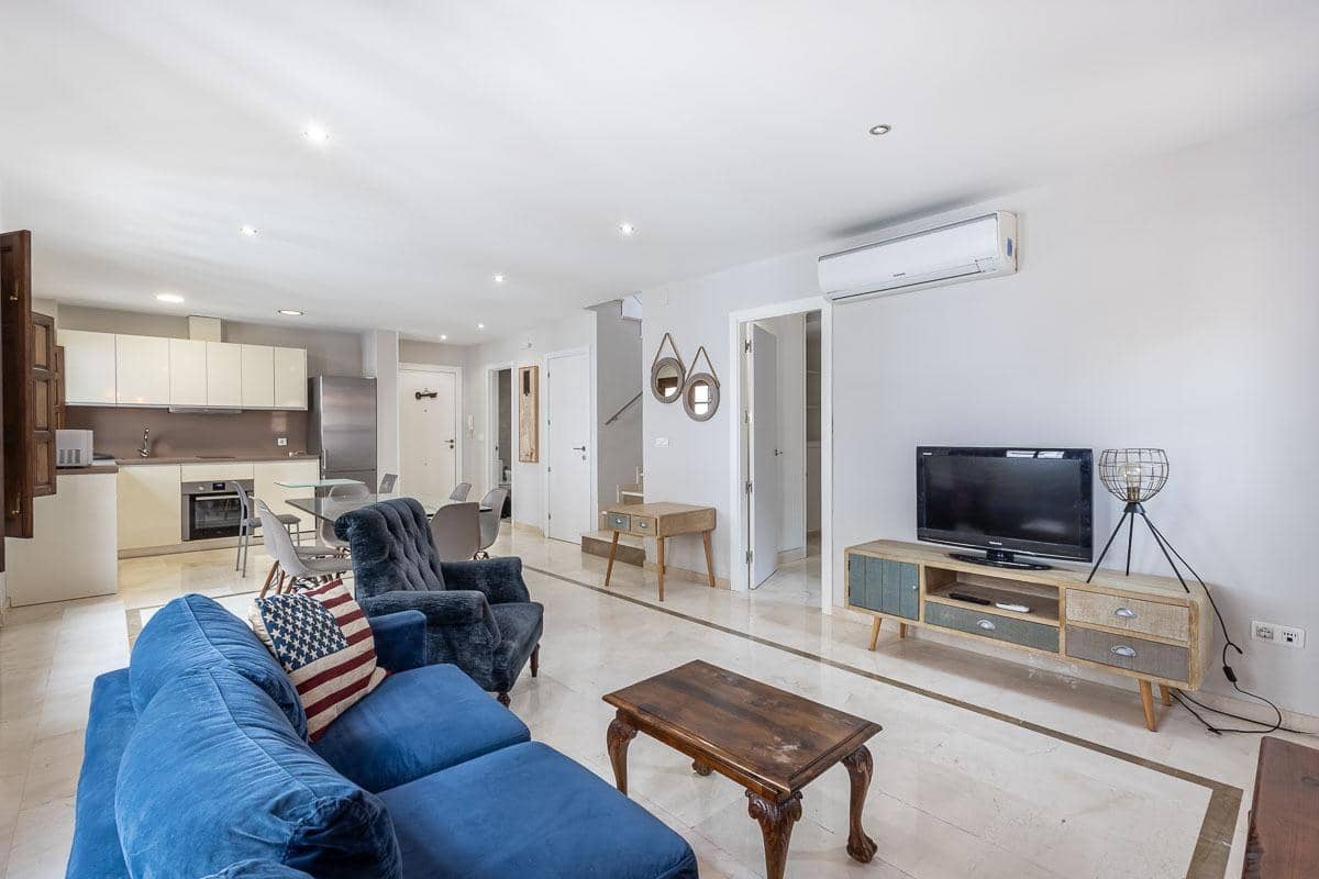 3 bedroom Flat for rent in Granada city - € 1,500 (Ref: 9543557)