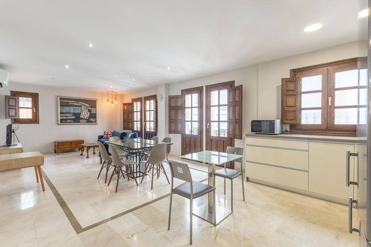 3 bedroom Flat for rent in Granada city - € 1,500 (Ref: 9543557)