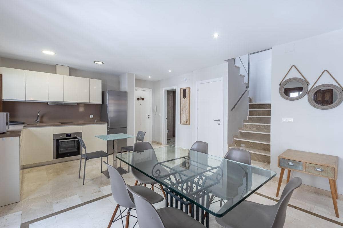 3 bedroom Flat for rent in Granada city - € 1,500 (Ref: 9543557)