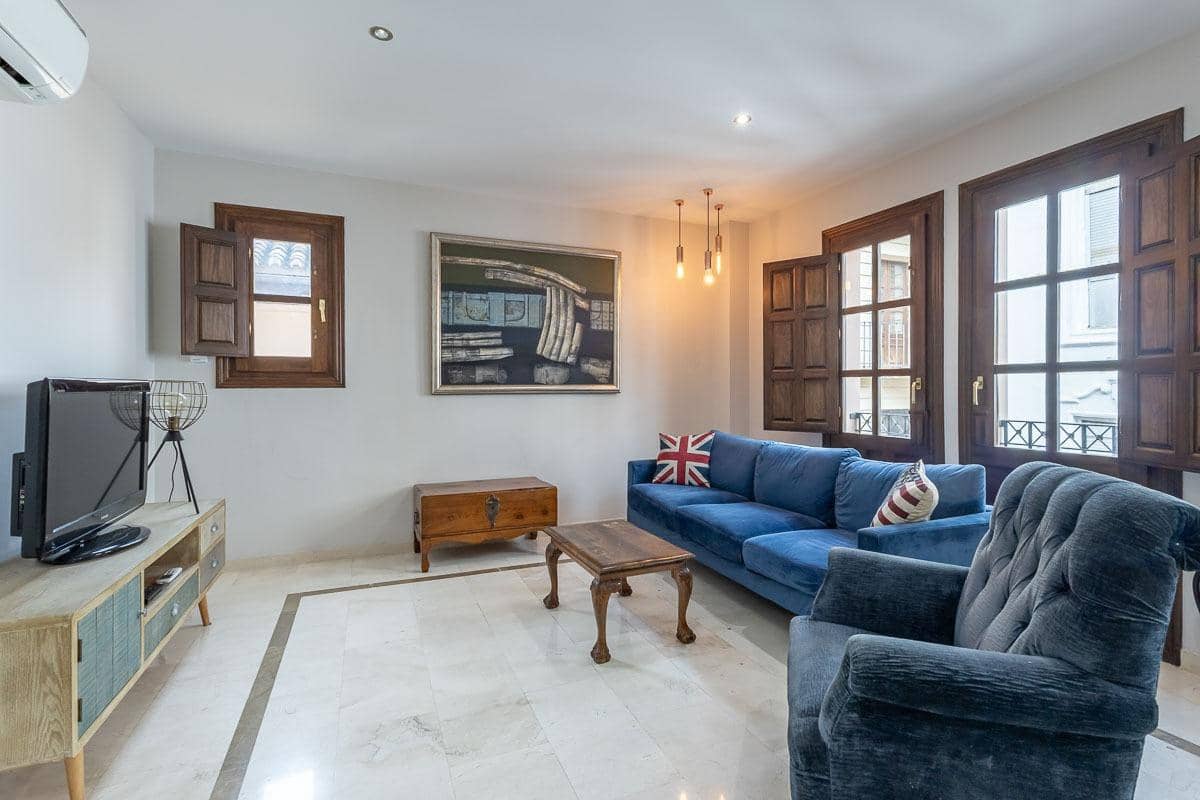 3 bedroom Flat for rent in Granada city - € 1,500 (Ref: 9543557)