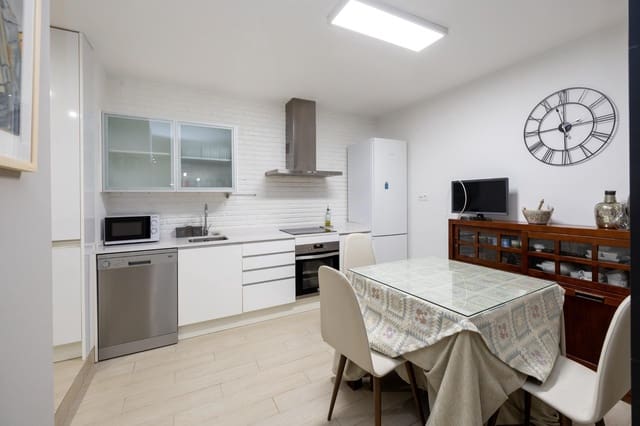 4 soveværelse Lejlighed til salg i Centro, Granada by - € 395.000 (Ref: 9548148)