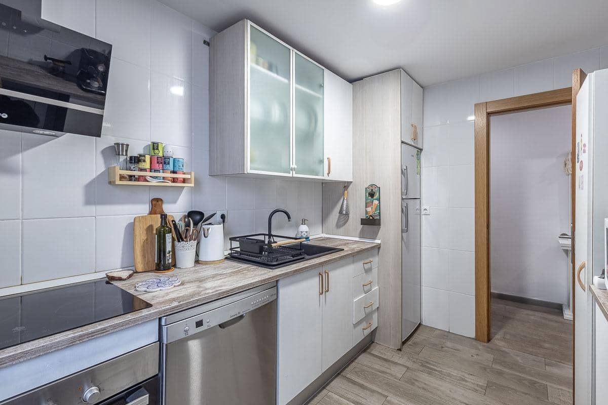 2 sovrum Lägenhet till salu i Armilla med garage - 195 000 € (Ref: 9548149)