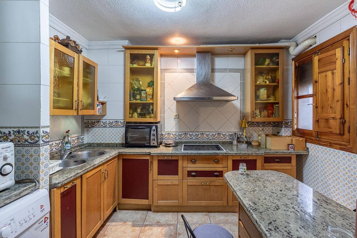 4 quarto Casa em Banda para venda em Granada cidade - 329 000 € (Ref: 9551443)