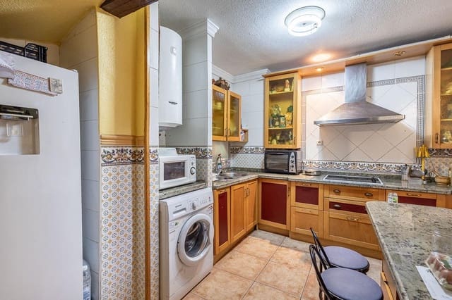 4 quarto Casa em Banda para venda em Granada cidade - 329 000 € (Ref: 9551443)