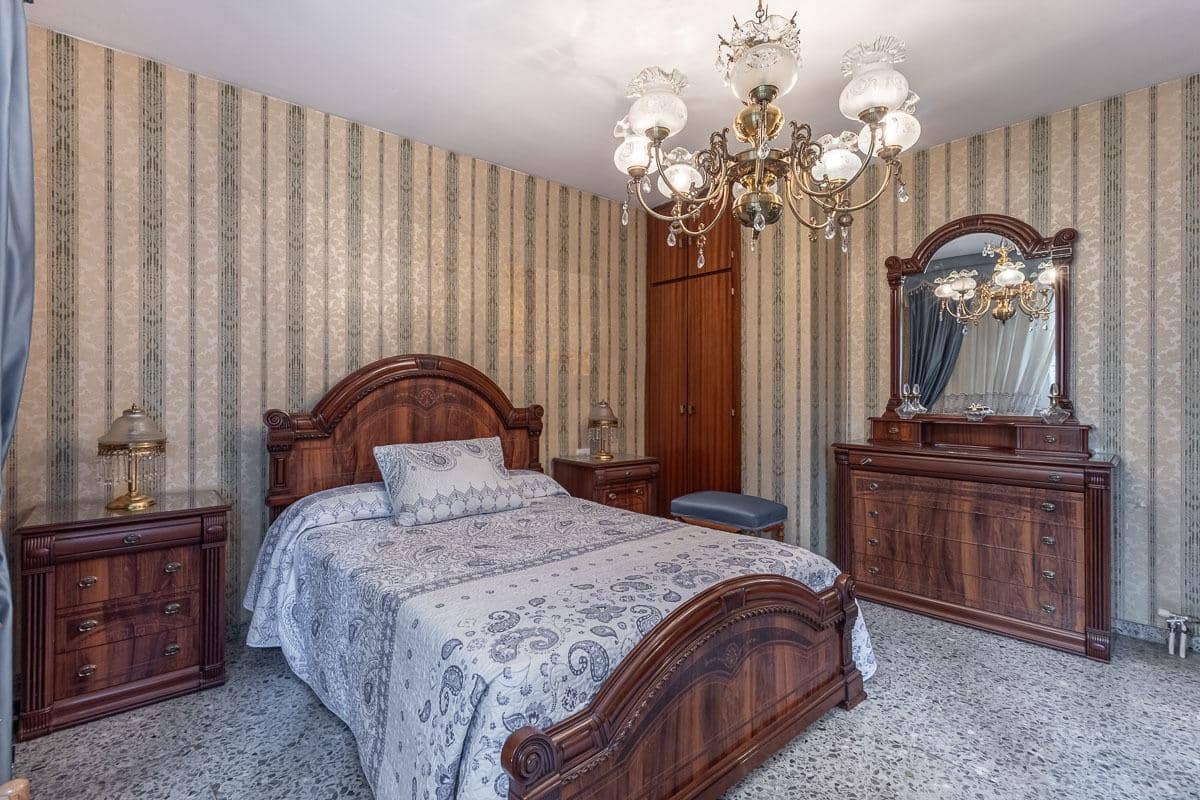 3 soveværelse Lejlighed til salg i Granada by med garage - € 278.000 (Ref: 9555799)