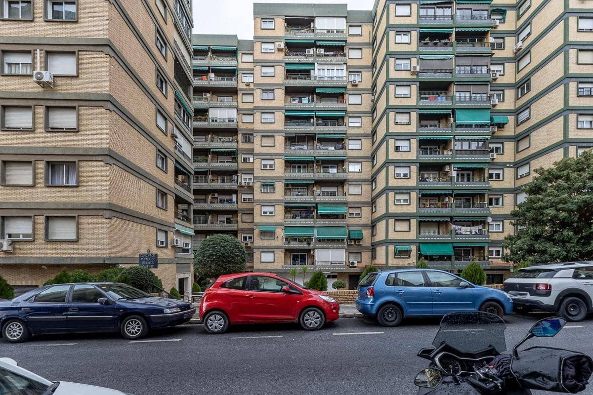 3 soveværelse Lejlighed til salg i Granada by med garage - € 278.000 (Ref: 9555799)