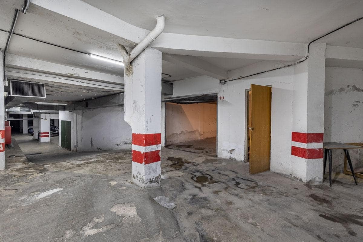 3 bedroom Flat for sale in Granada city with garage - € 278,000 (Ref: 9555799)