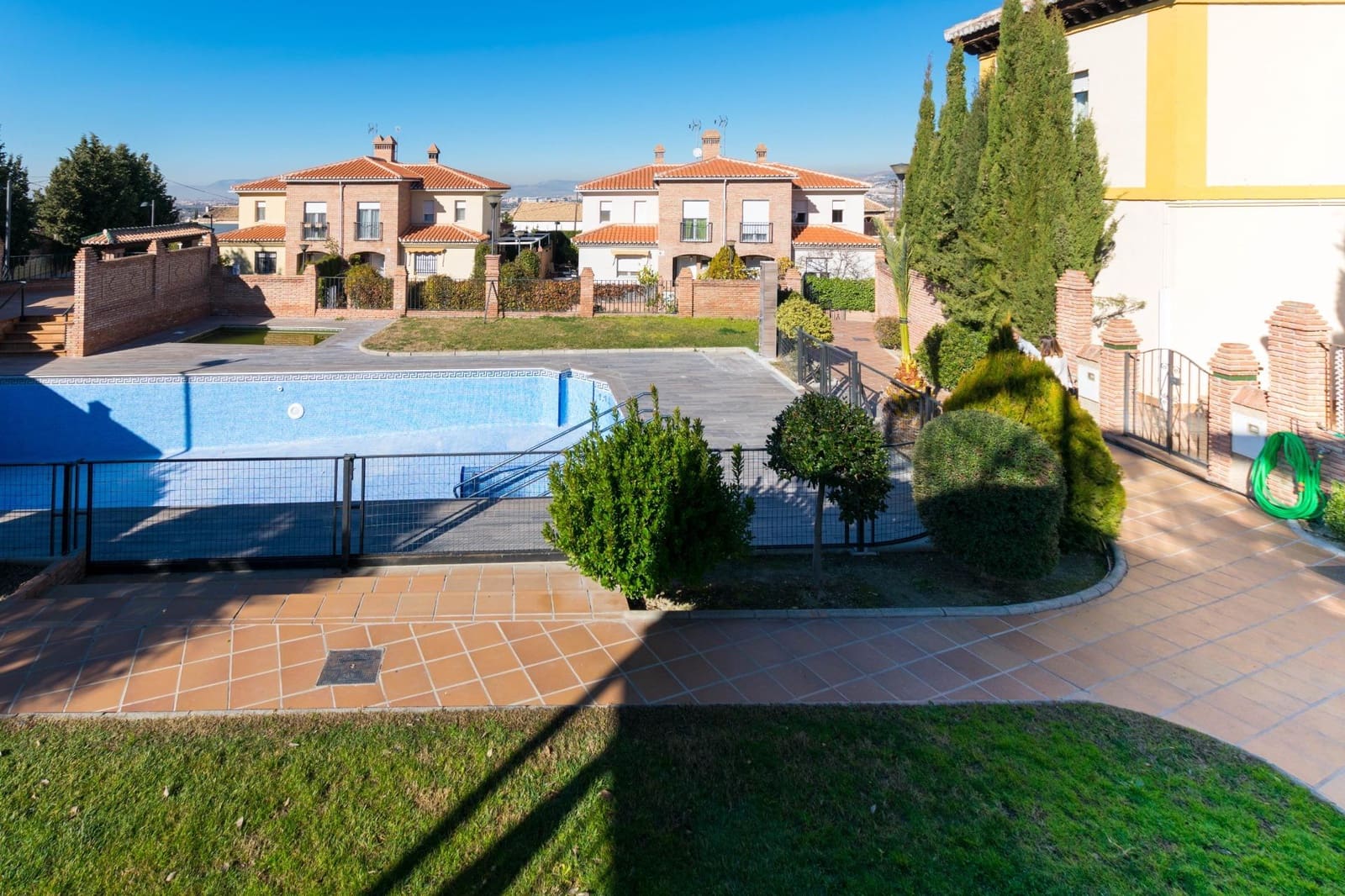 3 Zimmer Villa zu verkaufen in La Zubia mit Garage - 299.000 € (Ref: 9576685)