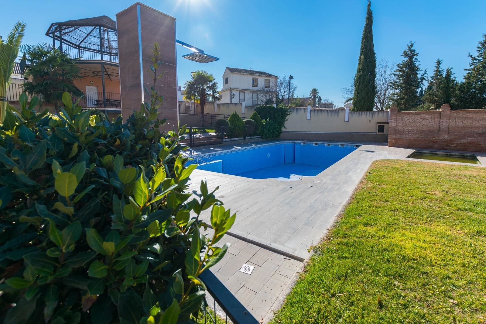 3 Zimmer Villa zu verkaufen in La Zubia mit Garage - 299.000 € (Ref: 9576685)