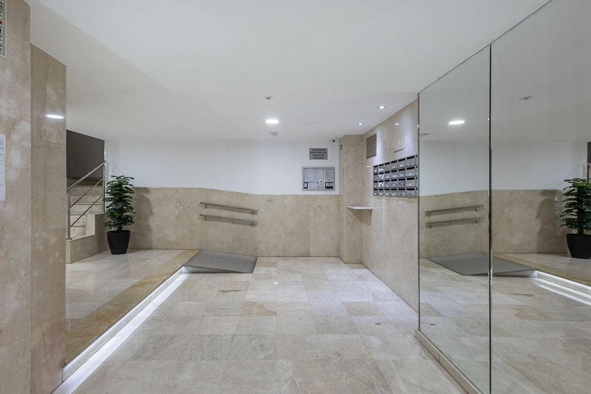 3 sovrum Lägenhet till salu i Granada stad med garage - 278 000 € (Ref: 9582906)