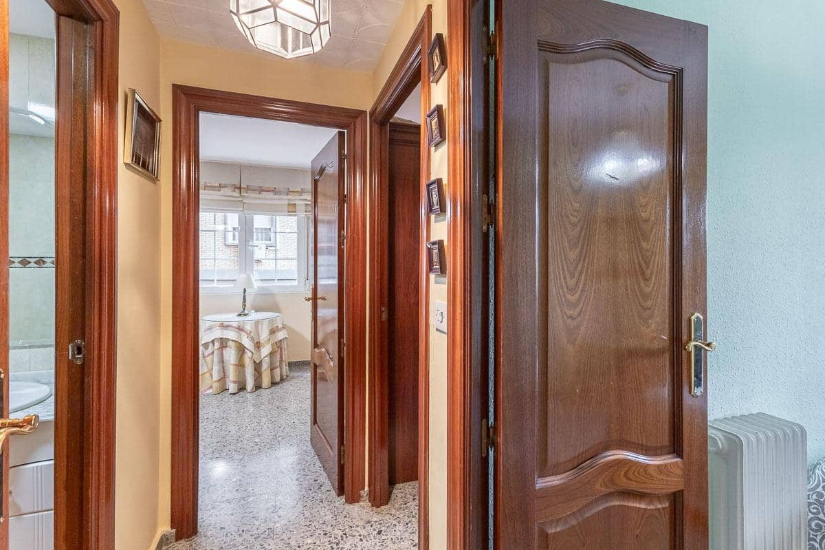 3 sovrum Lägenhet till salu i Granada stad med garage - 278 000 € (Ref: 9582906)