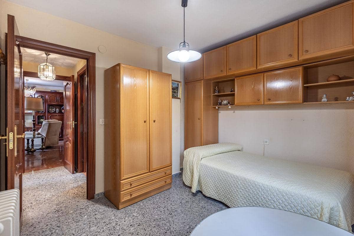 3 sovrum Lägenhet till salu i Granada stad med garage - 278 000 € (Ref: 9582906)