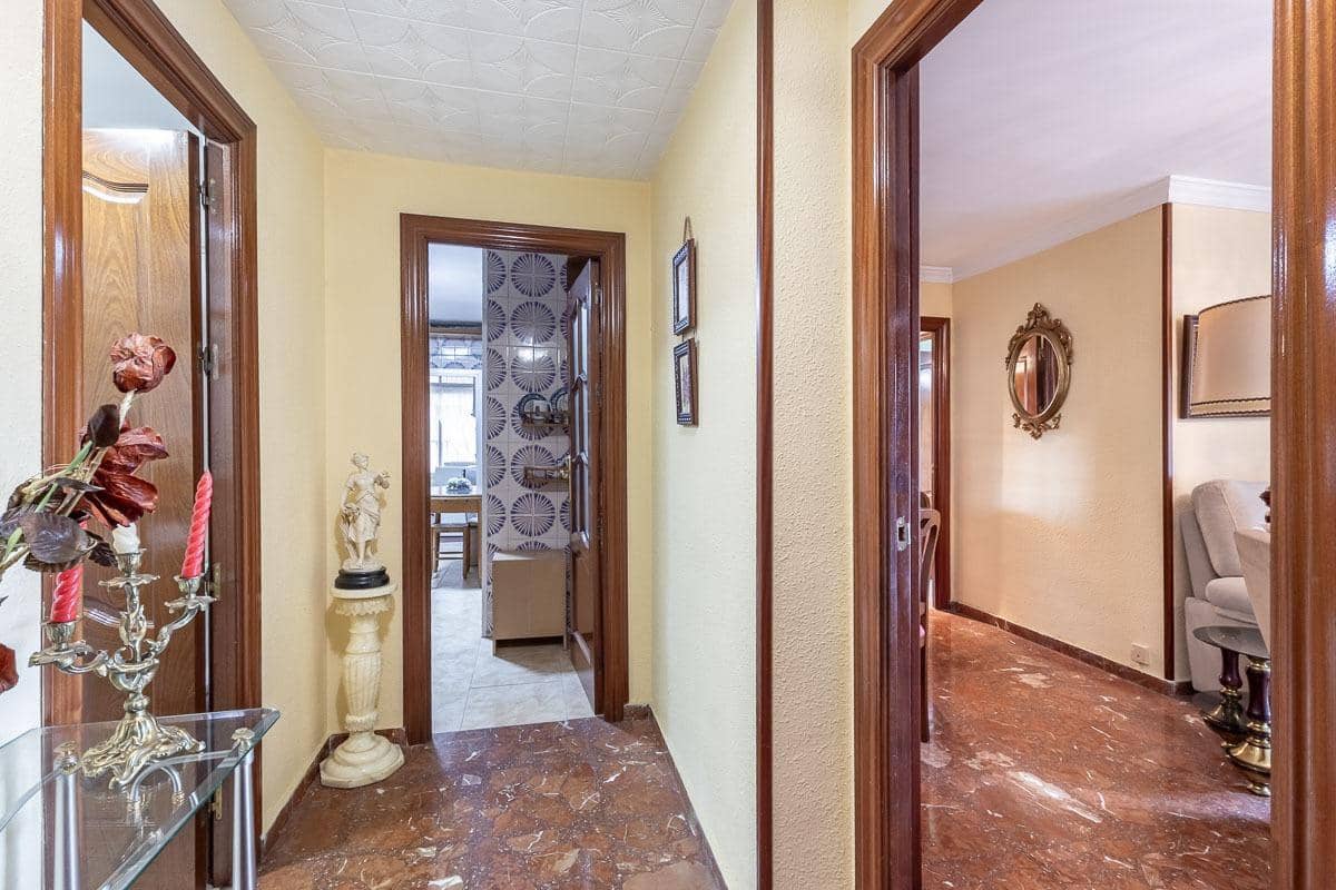 3 sovrum Lägenhet till salu i Granada stad med garage - 278 000 € (Ref: 9582906)