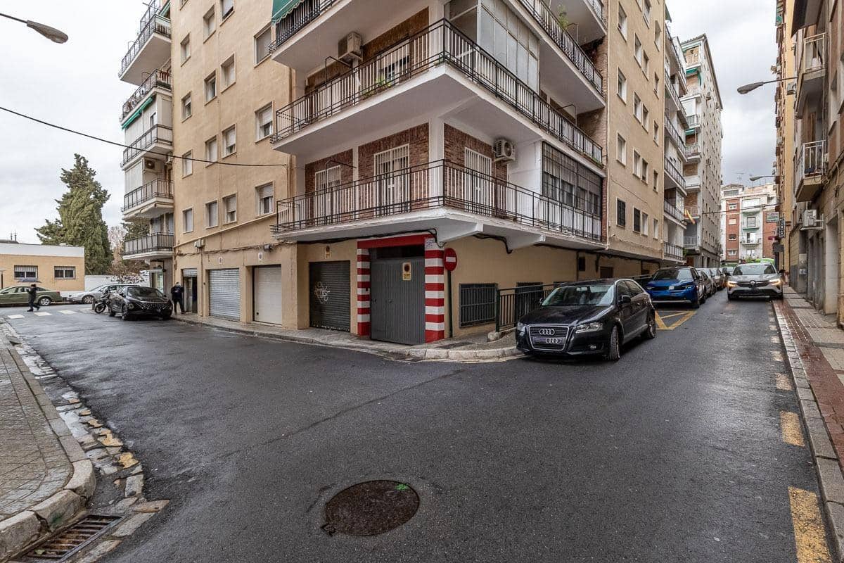 3 sovrum Lägenhet till salu i Granada stad med garage - 278 000 € (Ref: 9582906)
