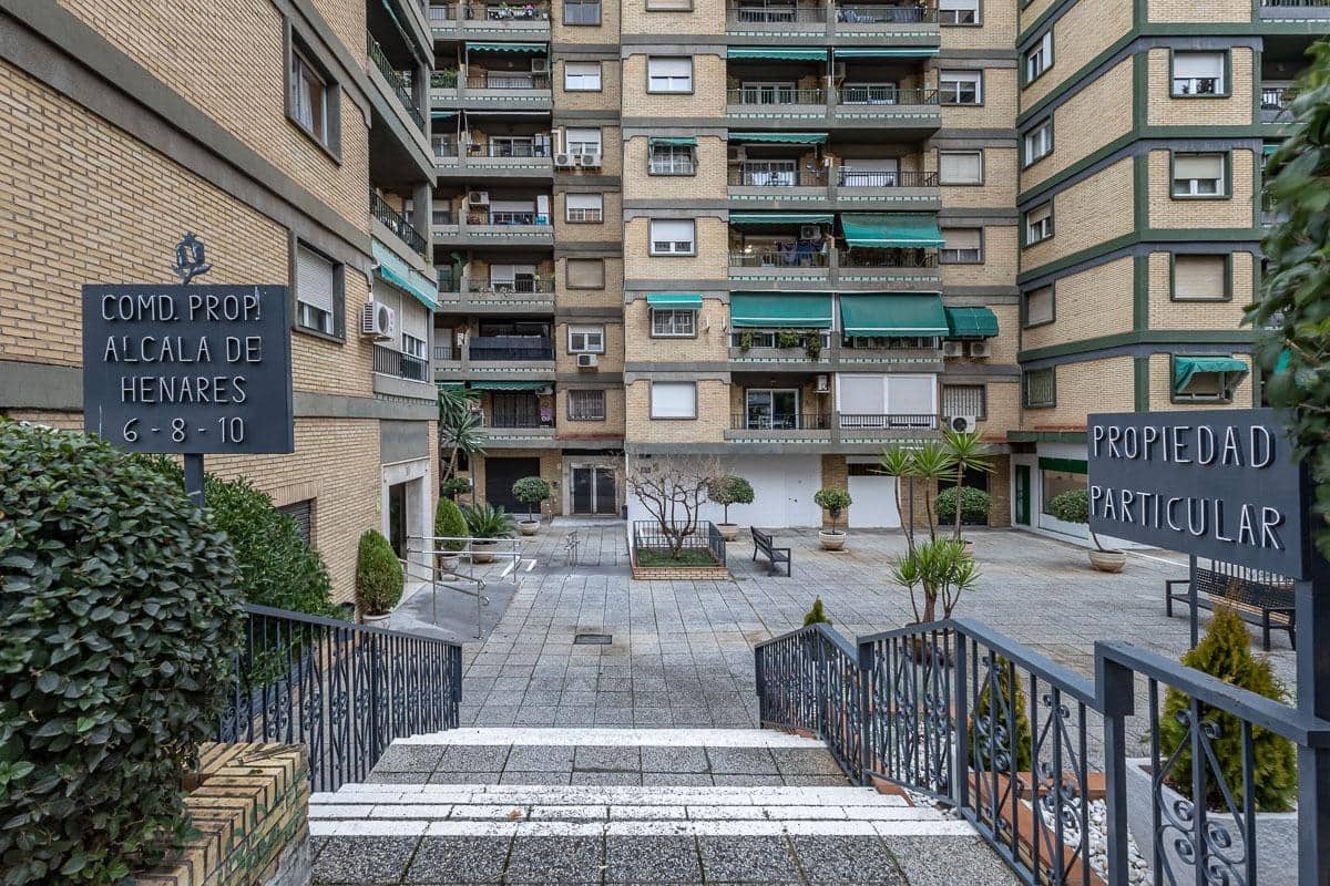 3 sovrum Lägenhet till salu i Granada stad med garage - 278 000 € (Ref: 9582906)