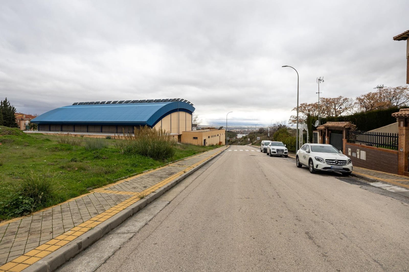 5 makuuhuone Huvila myytävänä paikassa Jun mukana 
autotalli - 267 000 € (Ref: 9596087)