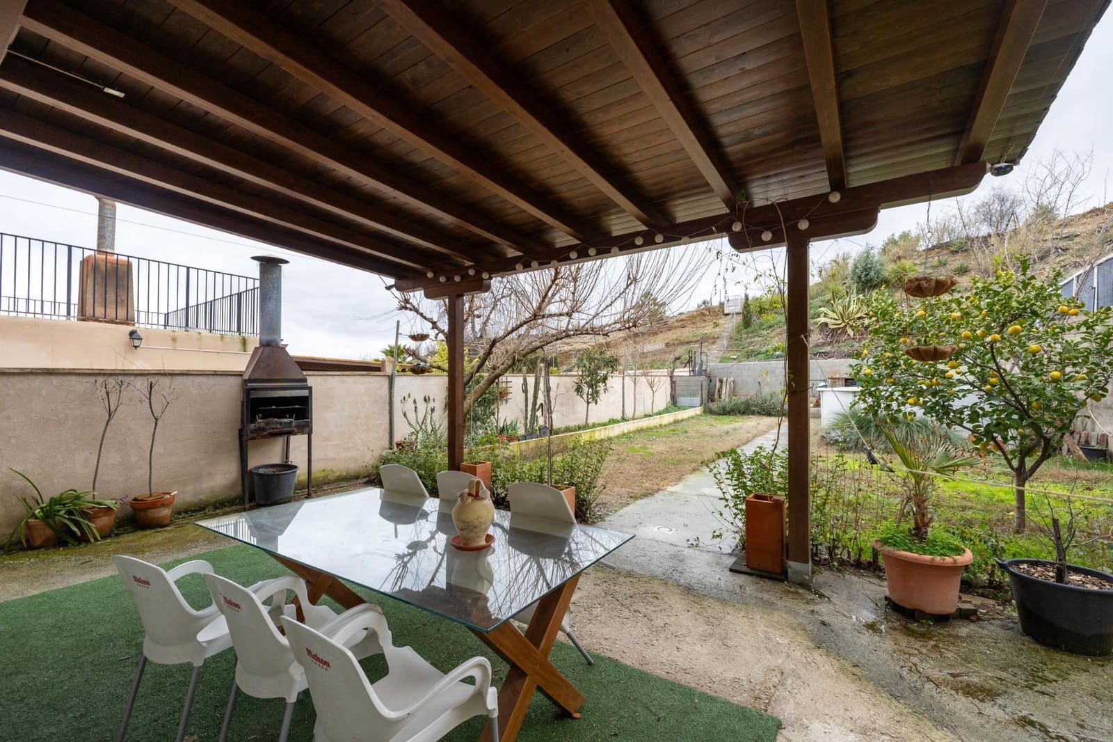 5 makuuhuone Huvila myytävänä paikassa Jun mukana 
autotalli - 267 000 € (Ref: 9596087)