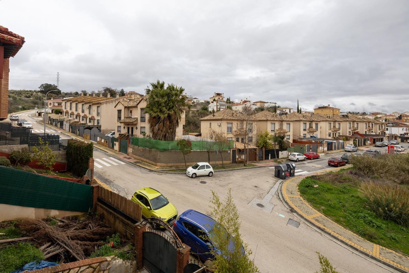 5 makuuhuone Huvila myytävänä paikassa Jun mukana 
autotalli - 267 000 € (Ref: 9596087)