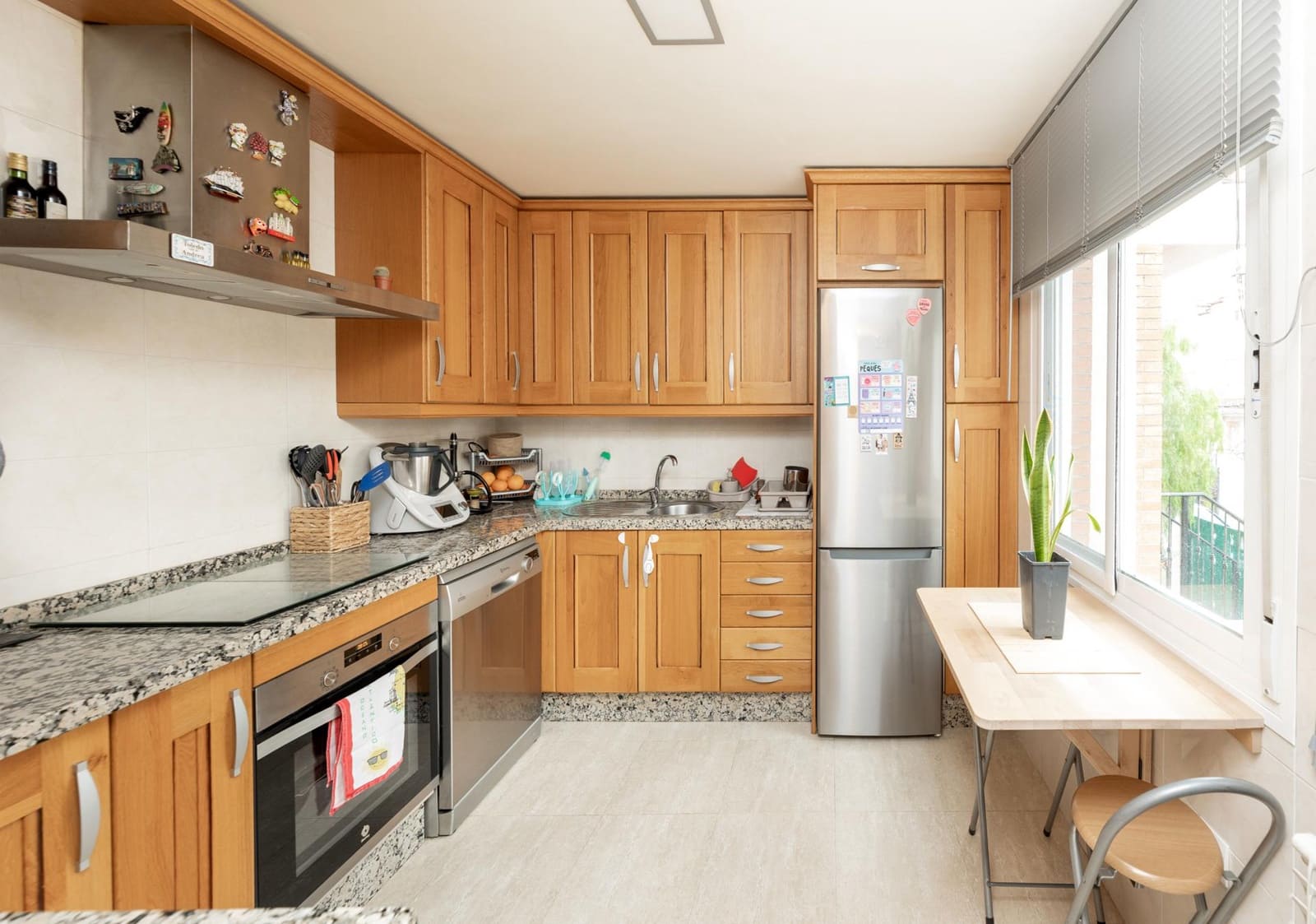 3 makuuhuone Rivitalo myytävänä paikassa Atarfe mukana uima-altaan - 240 000 € (Ref: 9604942)