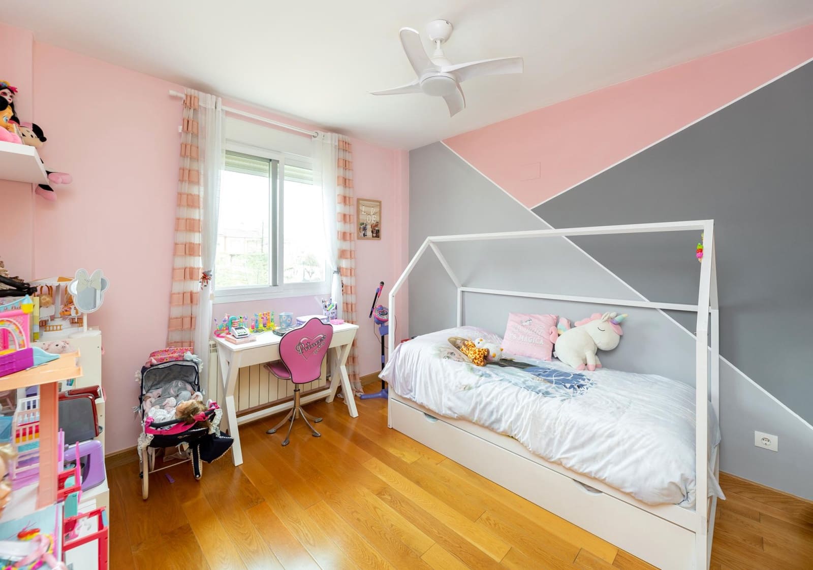 3 makuuhuone Rivitalo myytävänä paikassa Atarfe mukana uima-altaan - 240 000 € (Ref: 9604942)