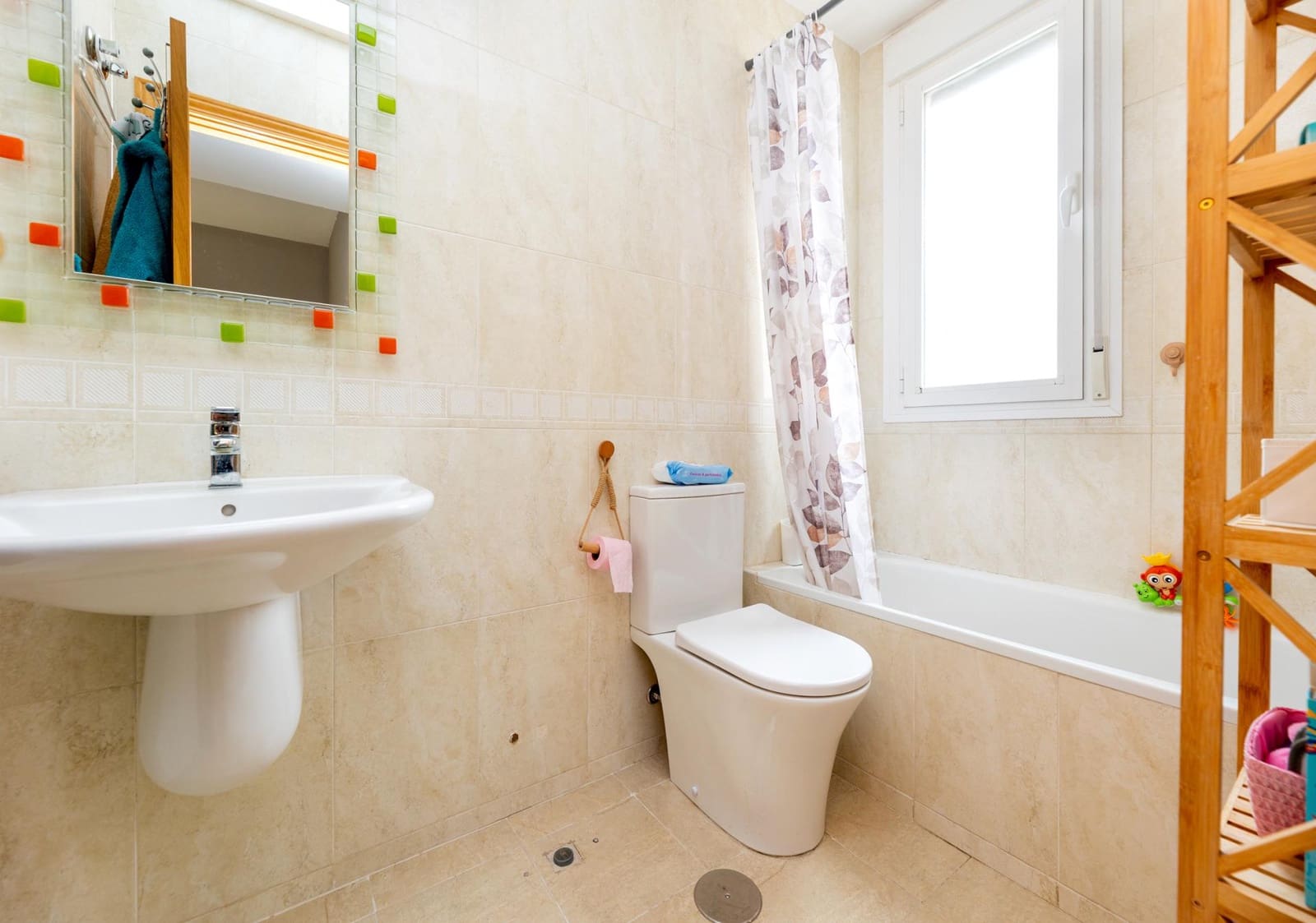 3 makuuhuone Rivitalo myytävänä paikassa Atarfe mukana uima-altaan - 240 000 € (Ref: 9604942)