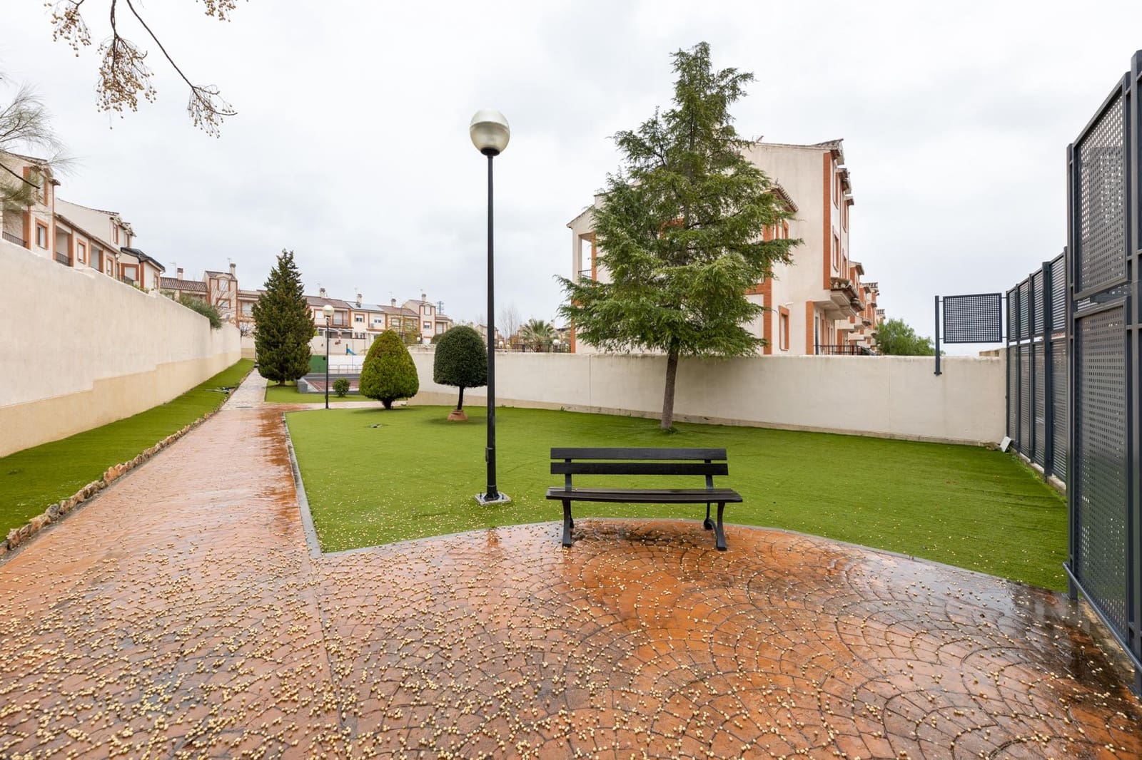 3 makuuhuone Rivitalo myytävänä paikassa Atarfe mukana uima-altaan - 240 000 € (Ref: 9604942)