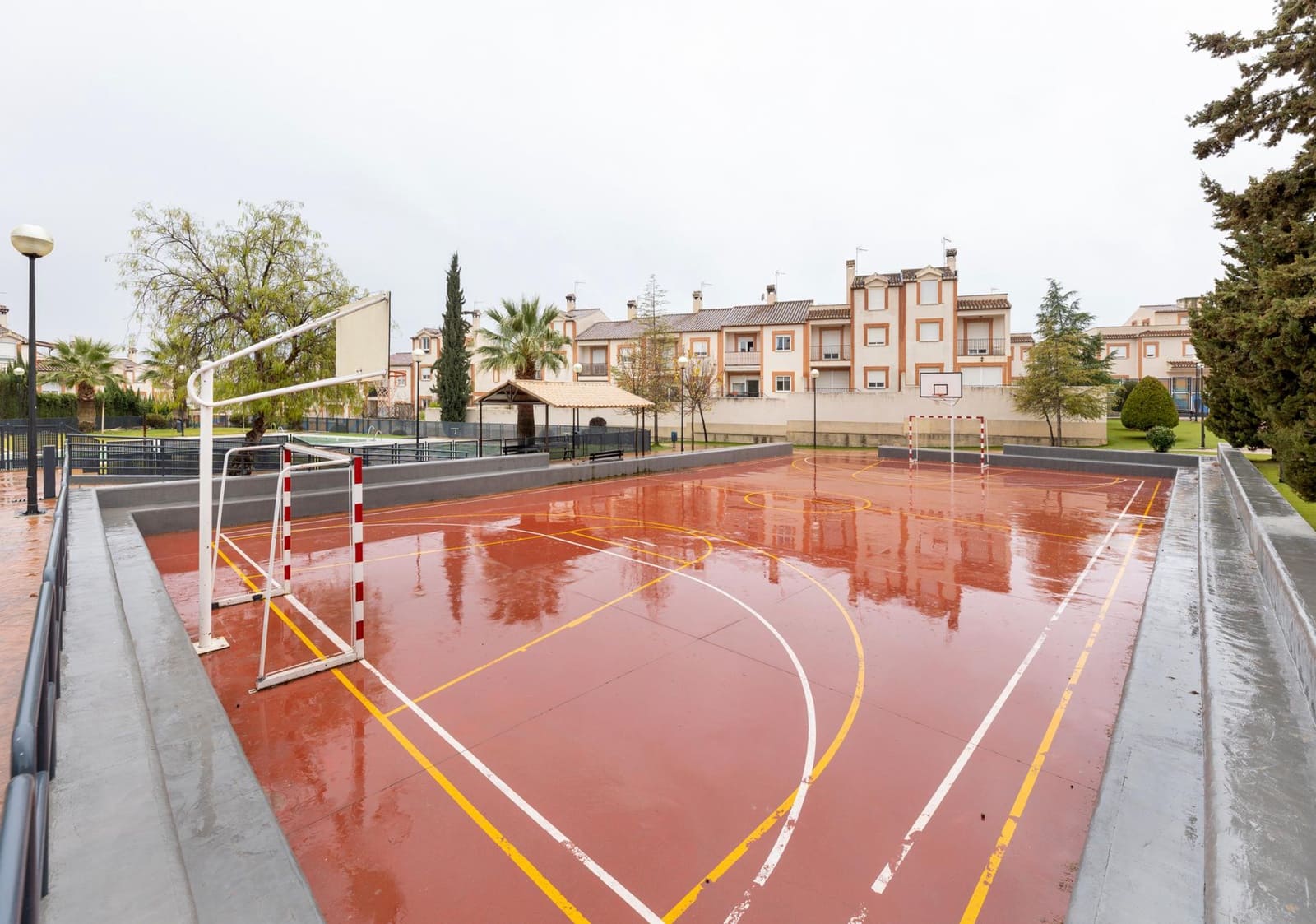 3 makuuhuone Rivitalo myytävänä paikassa Atarfe mukana uima-altaan - 240 000 € (Ref: 9604942)