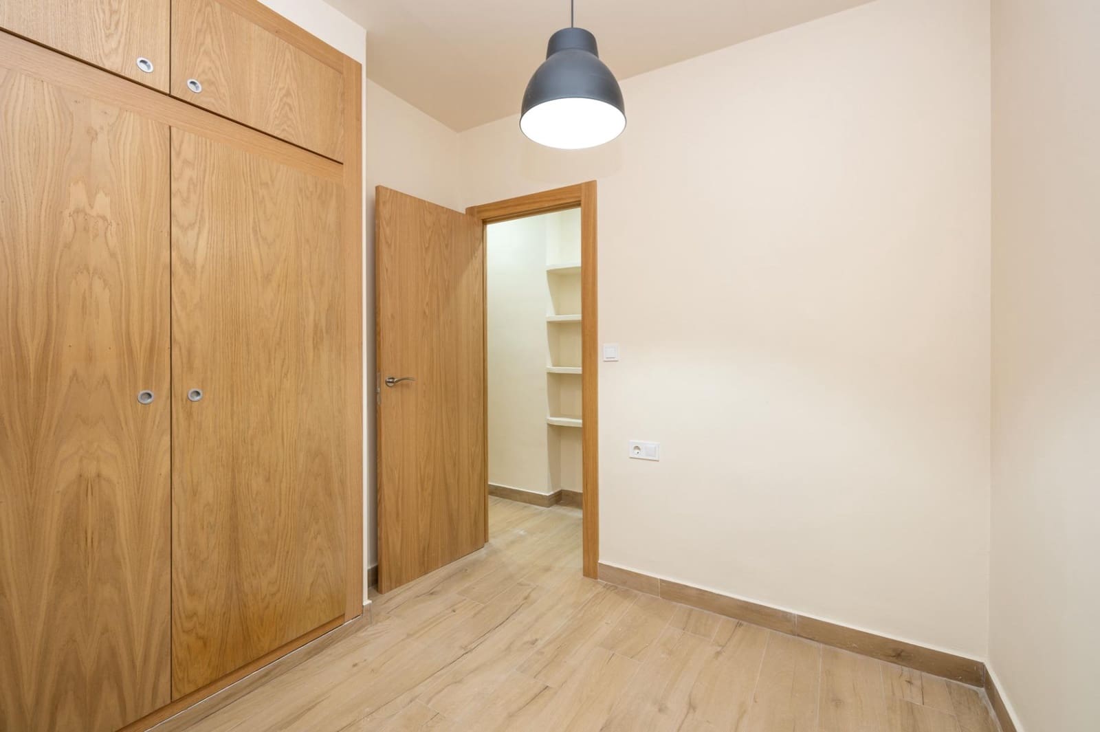 2 slaapkamer Flat te koop in Granada stad - € 195.000 (Ref: 9608026)