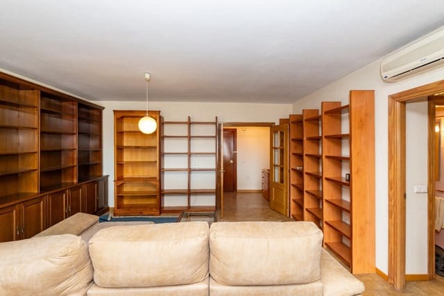 2 bedroom Flat for sale in Marmoles, Málaga city with garage - € 650,000 (Ref: 9611499)