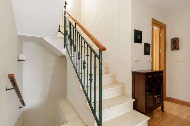 4 chambre Villa/Maison Semi-Mitoyenne à vendre à Albolote avec garage - 308 000 € (Ref: 9611500)