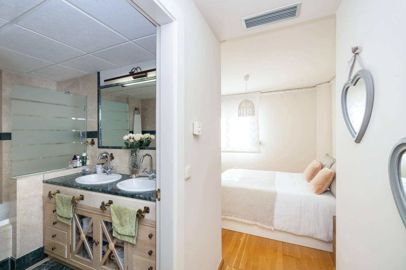 4 soverom Rekkehus til salgs i Granada by med svømmebasseng garasje - € 770 000 (Ref: 9615433)