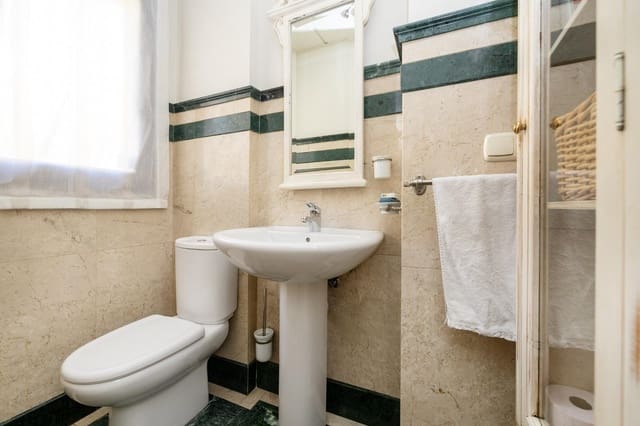 4 soverom Rekkehus til salgs i Carretera de la Sierra, Granada by med svømmebasseng garasje - € 770 000 (Ref: 9615433)