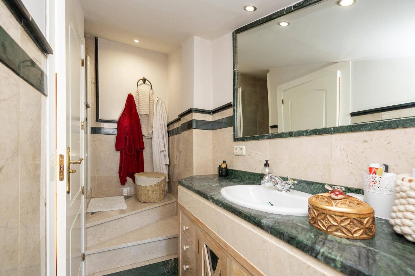 4 soverom Rekkehus til salgs i Granada by med svømmebasseng garasje - € 770 000 (Ref: 9615433)