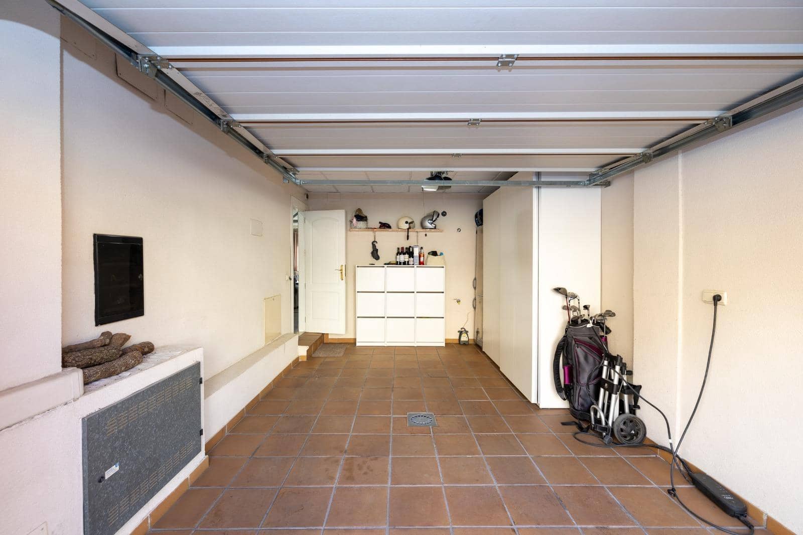 4 soverom Rekkehus til salgs i Granada by med svømmebasseng garasje - € 770 000 (Ref: 9615433)