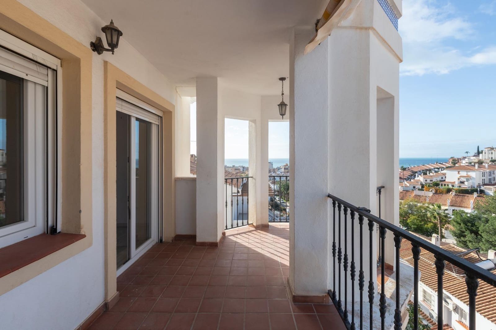 3 bedroom Flat for sale in Rincon de la Victoria with pool garage - € 390,000 (Ref: 9615434)