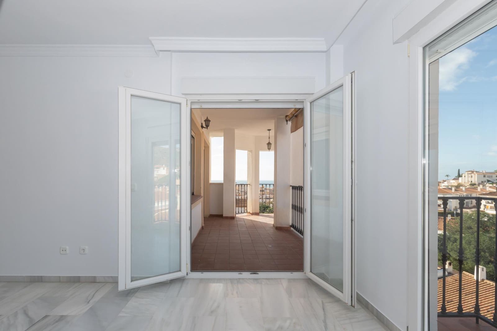 3 bedroom Flat for sale in Rincon de la Victoria with pool garage - € 390,000 (Ref: 9615434)