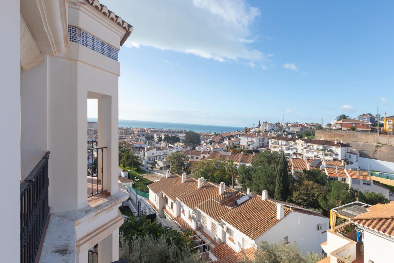 3 bedroom Flat for sale in Rincon de la Victoria with pool garage - € 390,000 (Ref: 9615434)