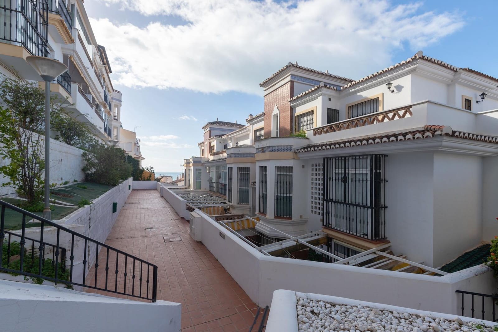 3 bedroom Flat for sale in Rincon de la Victoria with pool garage - € 390,000 (Ref: 9615434)