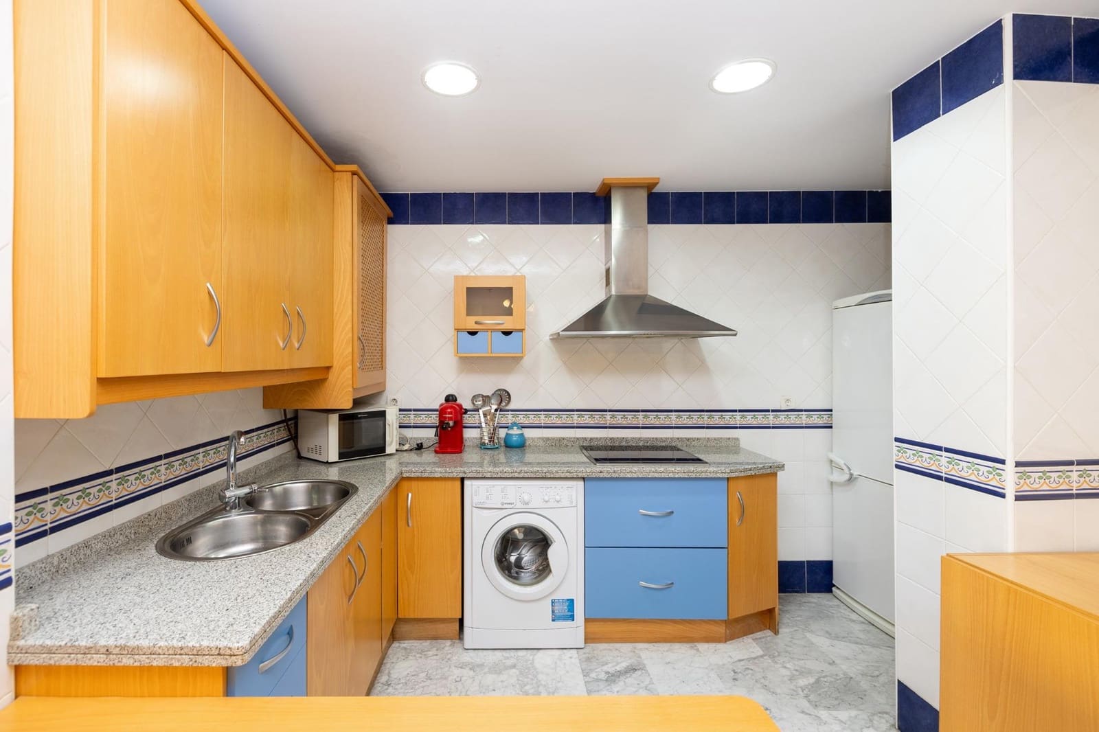 2 soveværelse Lejlighed til salg i Granada by med garage - € 450.000 (Ref: 9619192)