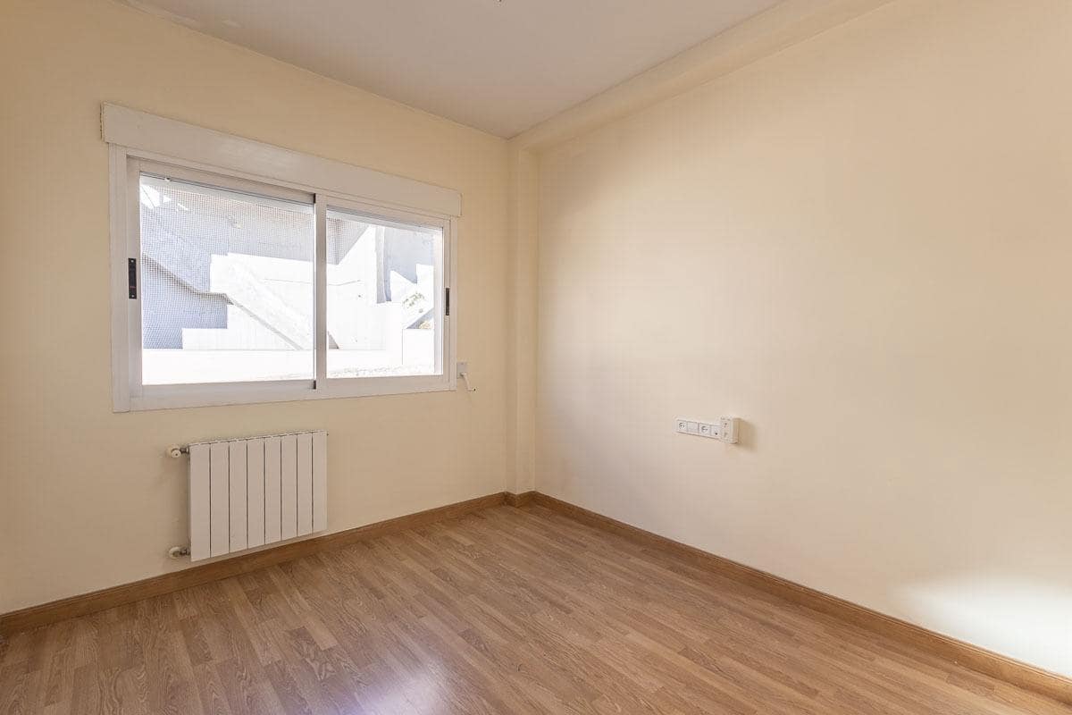 4 soverom Hus til salgs i Granada by med svømmebasseng garasje - € 510 000 (Ref: 9627458)