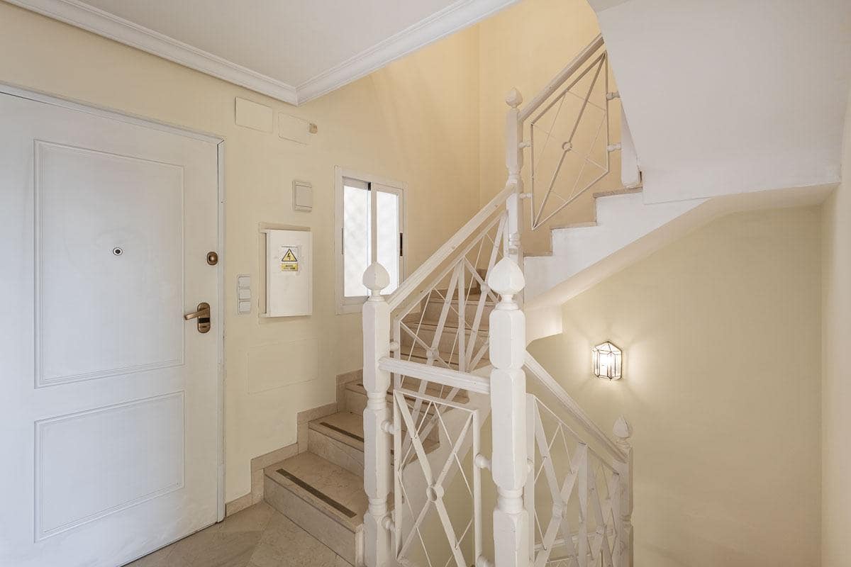 4 soverom Hus til salgs i Granada by med svømmebasseng garasje - € 510 000 (Ref: 9627458)