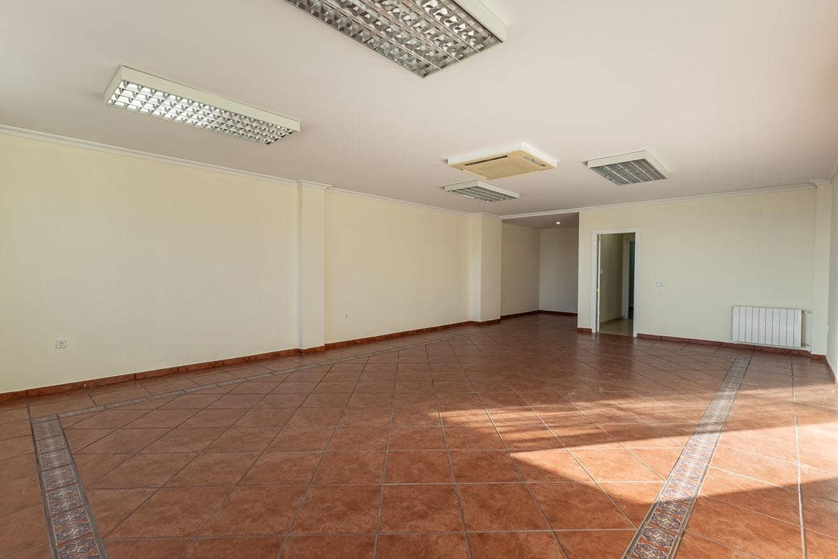 4 soverom Hus til salgs i Granada by med svømmebasseng garasje - € 510 000 (Ref: 9627458)