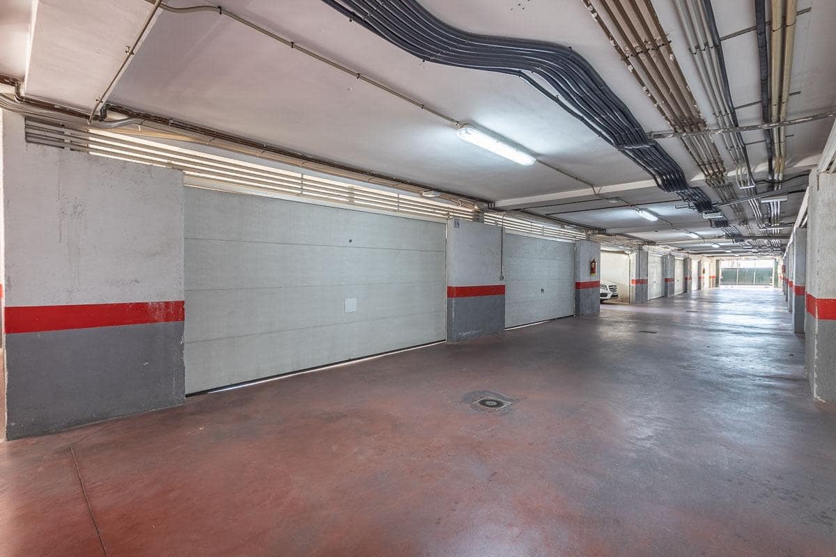 4 soverom Hus til salgs i Granada by med svømmebasseng garasje - € 510 000 (Ref: 9627458)